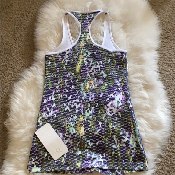 NWT lululemon top - Picture 5 of 6